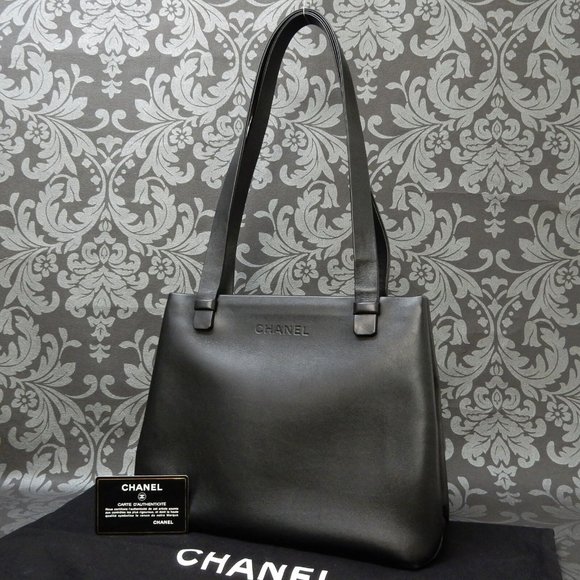 CHANEL Handbags - Chanel Black Leather Bag